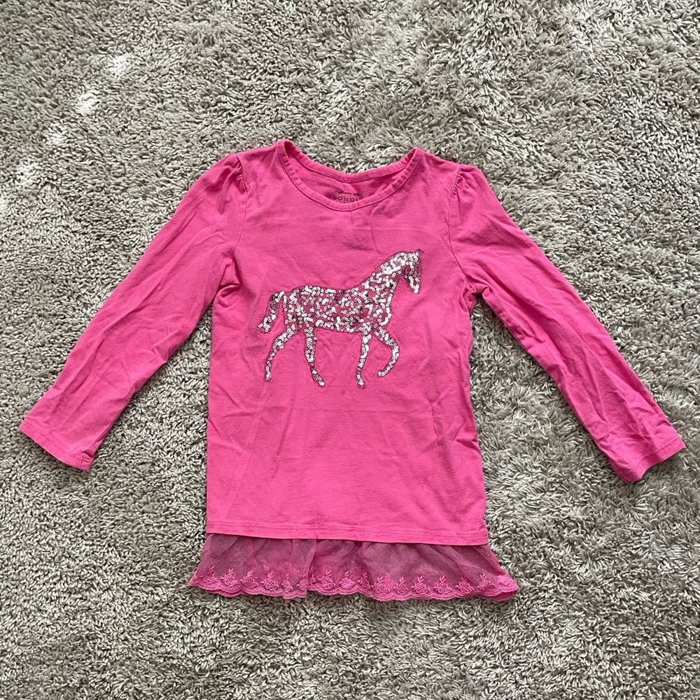 👶🏻5/$10👶🏻 girls sequin horse shirt